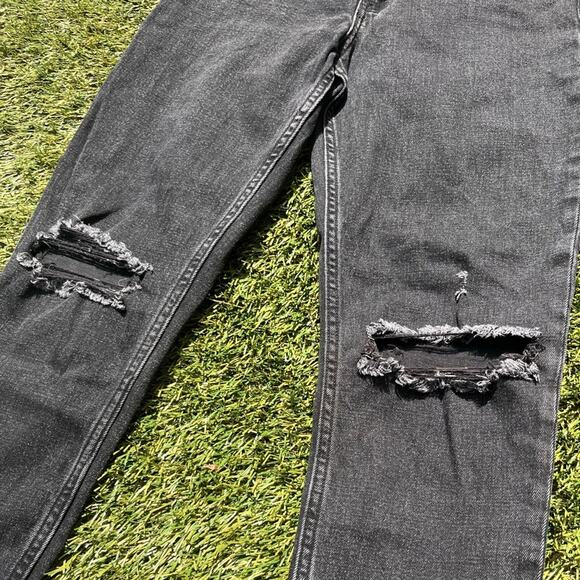 Abercrombie & Fitch Curve Love High Rise Mom Jeans - Picture 4 of 11